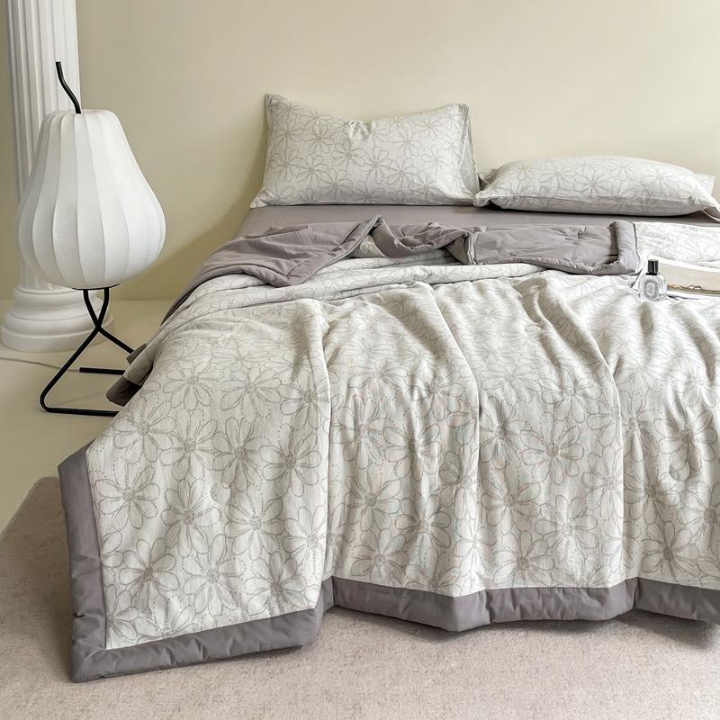 Pure Cotton Three-Layer Gauze Jacquard Summer Quilt Set - Cooling & Comfortable