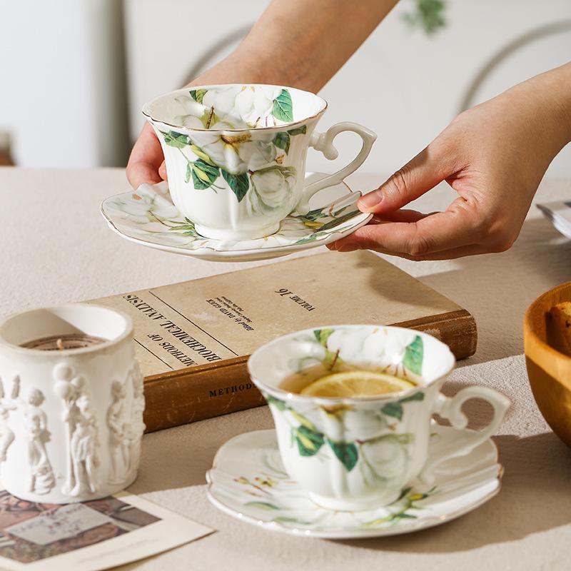 European Phnom Penh Camellia Coffee Cup Saucer Retro Light Luxury Flower Ceramic Cup Home Creative Afternoon Tea Water Cup Gifts