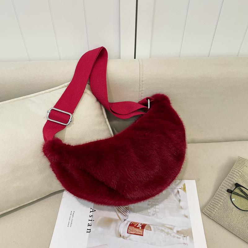 Yogodlns Women Crossbody Plush Bag Autumn Winter Hairy Hobo Bag Casual Versatile Shoulder Bag Fashion Lightweight Underarm Bag