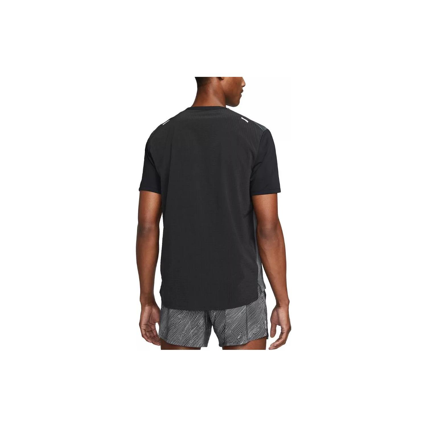 

Новые мужские футболки Nike серые DM4646-010 M