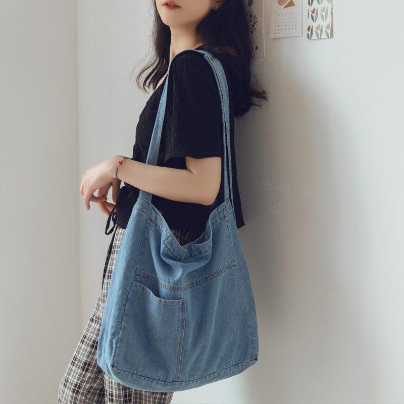 Large Capacity Crossbody Bag for Students, School Bag, Korean Version, Simple Single Shoulder Bag