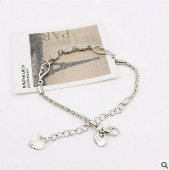 European  American Fashion Peach Heart Love Bracelet with Angel Wings
