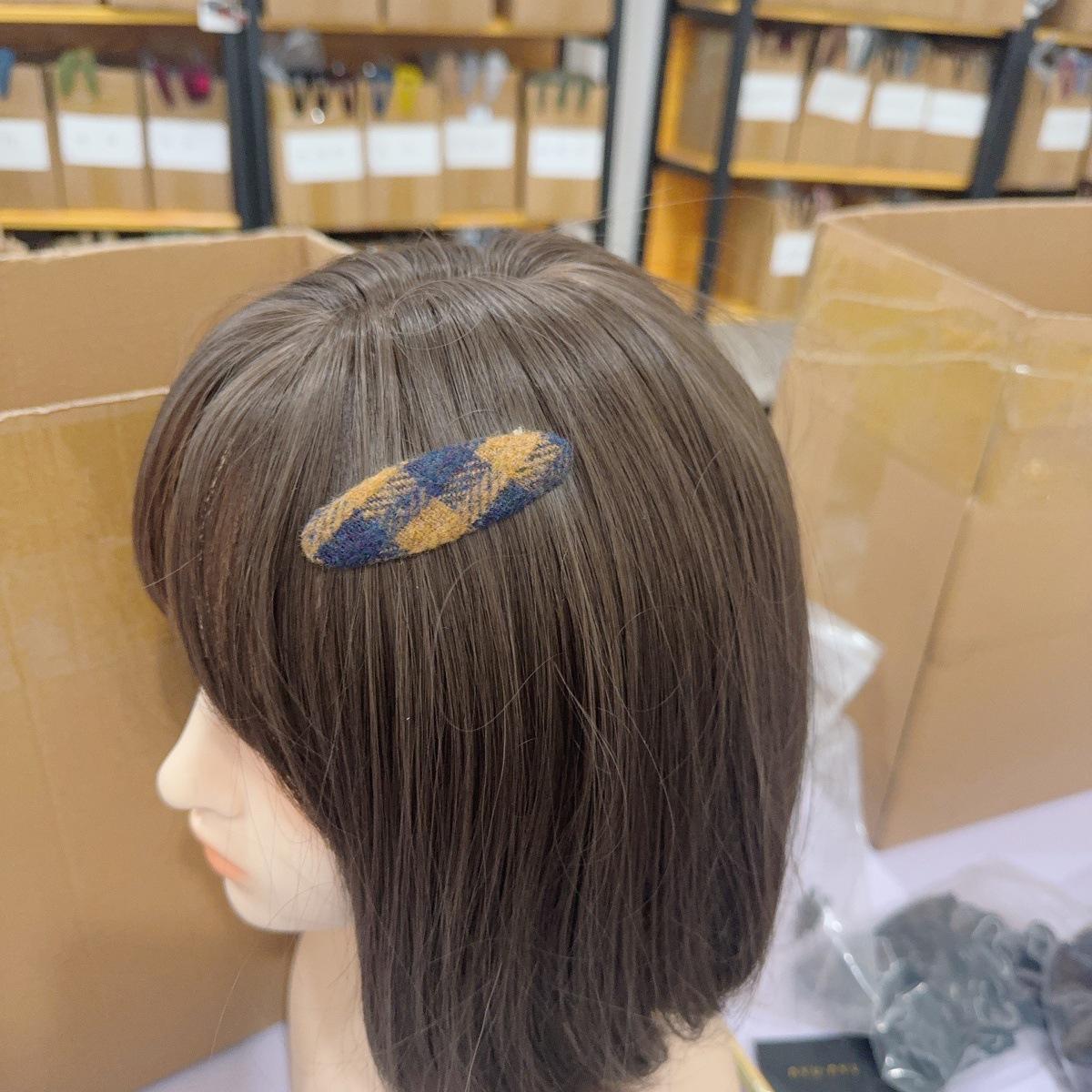 

Elegant Retro Wool Knit Houndstooth Hair Clip - Autumn/Winter Color Block