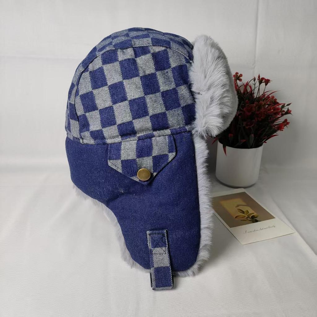 Plaid hat, winter warm Lei Feng hat, soft men's and women's velvet cold-proof ear protection hat, flying hat, thickened ski hat