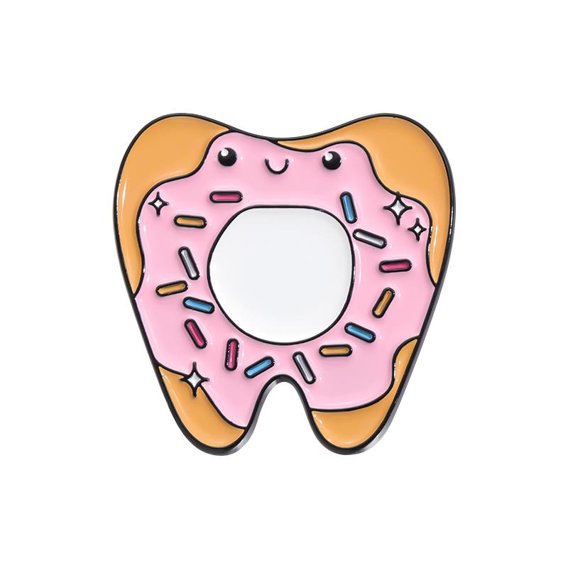 Schützen Sie die Zahngesundheit Emaille-Pins Custom Donut Chip Kuchen Broschen Reversabzeichen Lustiger Schmuck Geschenk für Kinder Freunde