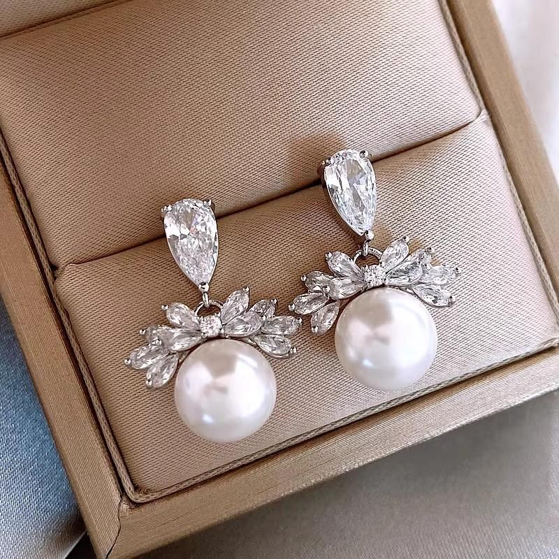 Silver Needle with Diamonds, Water Drop Pendant, Pearl Stud Earrings, Niche Design, Versatile Earrings.