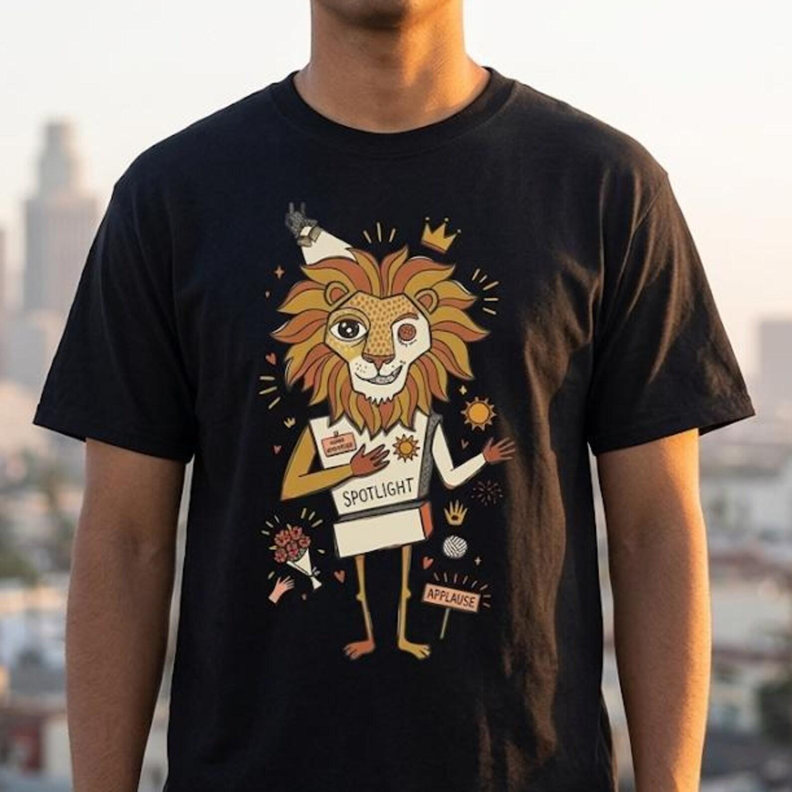 Leo T-Shirt | Funny Zodiac Lion Graphic Tee, Main Character Astrology Unisex Shirt L