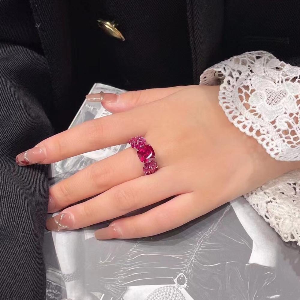 Vintage Princess Cut Red Spinel Ring for Women with High Carbon Diamonds and Blue Spinel Elegant Jewelry
