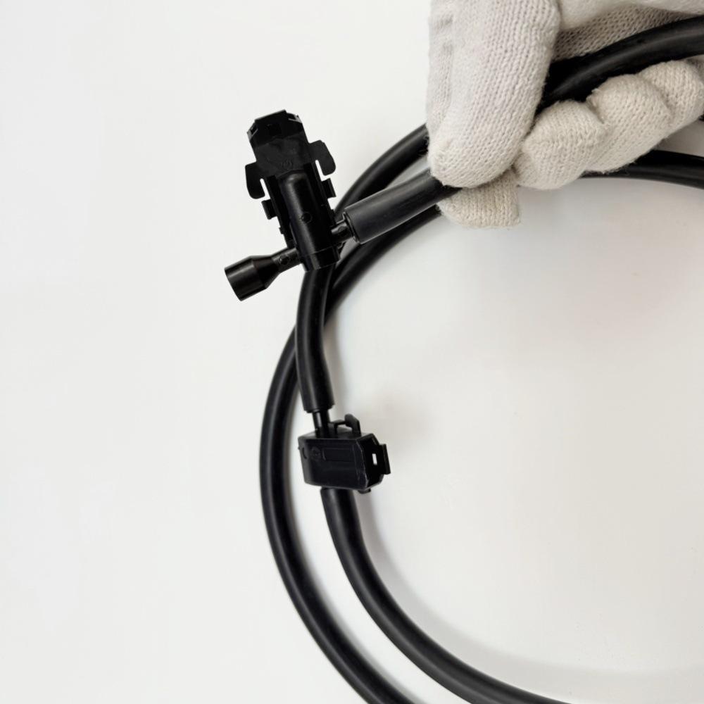 Mercedes W245/W169 B200 Tryska ostřikovače kapoty (Nevyhřívané)