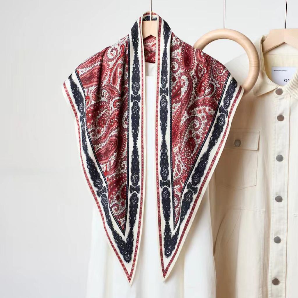 Retro old money wind cashew flower triangle scarf women's fashion high sense versatile decoration outer silk scarf scarf fart curtain tide