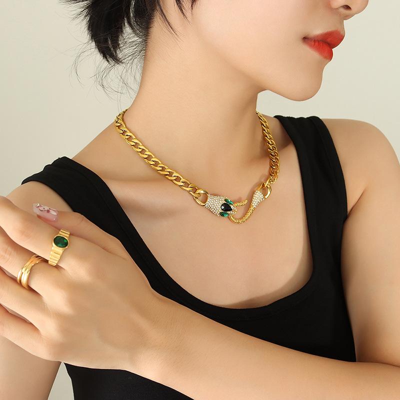 Direct Supply To Europe, America And Other Non-Fading High Street Rock Hip-Hop Style Inlaid Zircon Snakehead Necklace Accessories