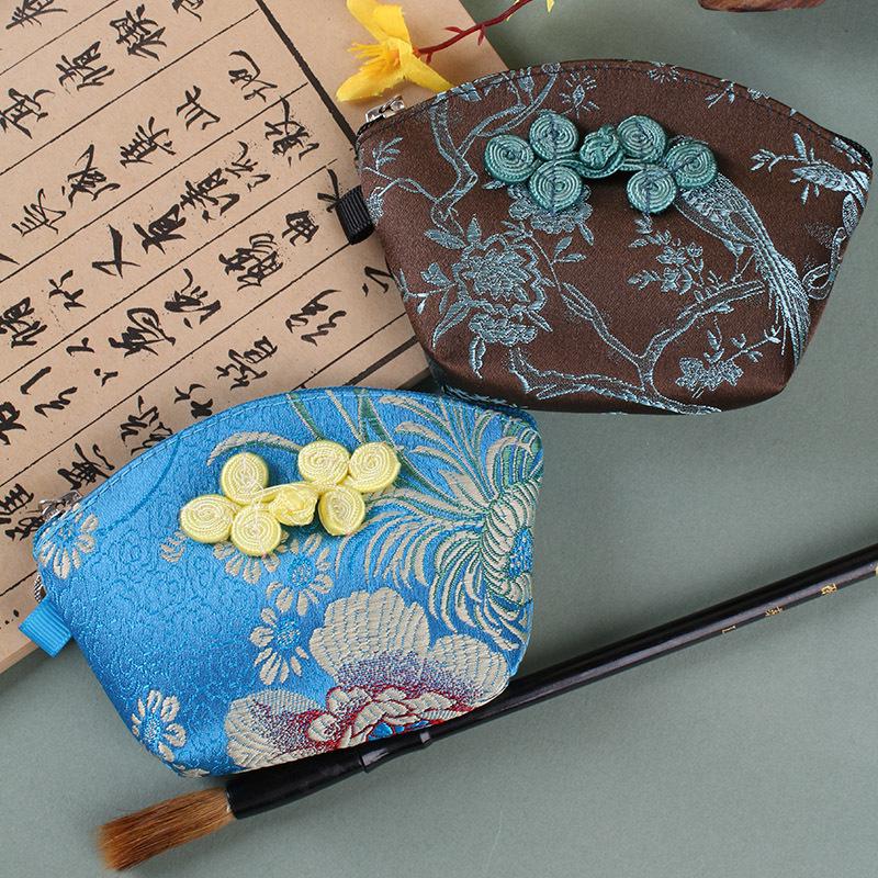 Chinese Yun Jin Seashell Coin Purse: Qipao Hanfu Shopping and Accessories Bag for Women