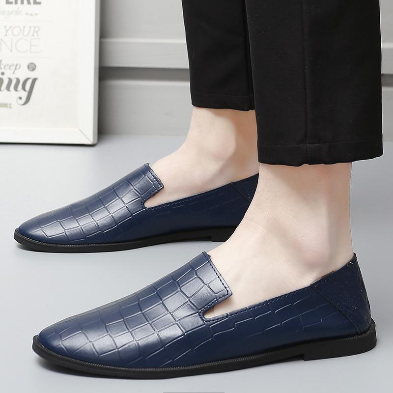Neue Krokodilmuster Luxus Lederschuhe Herren Slipper Freizeitschuhe Slip-on Oxfords Herrenschuhe Spitzmokassins Schuhe Bootsschuhe