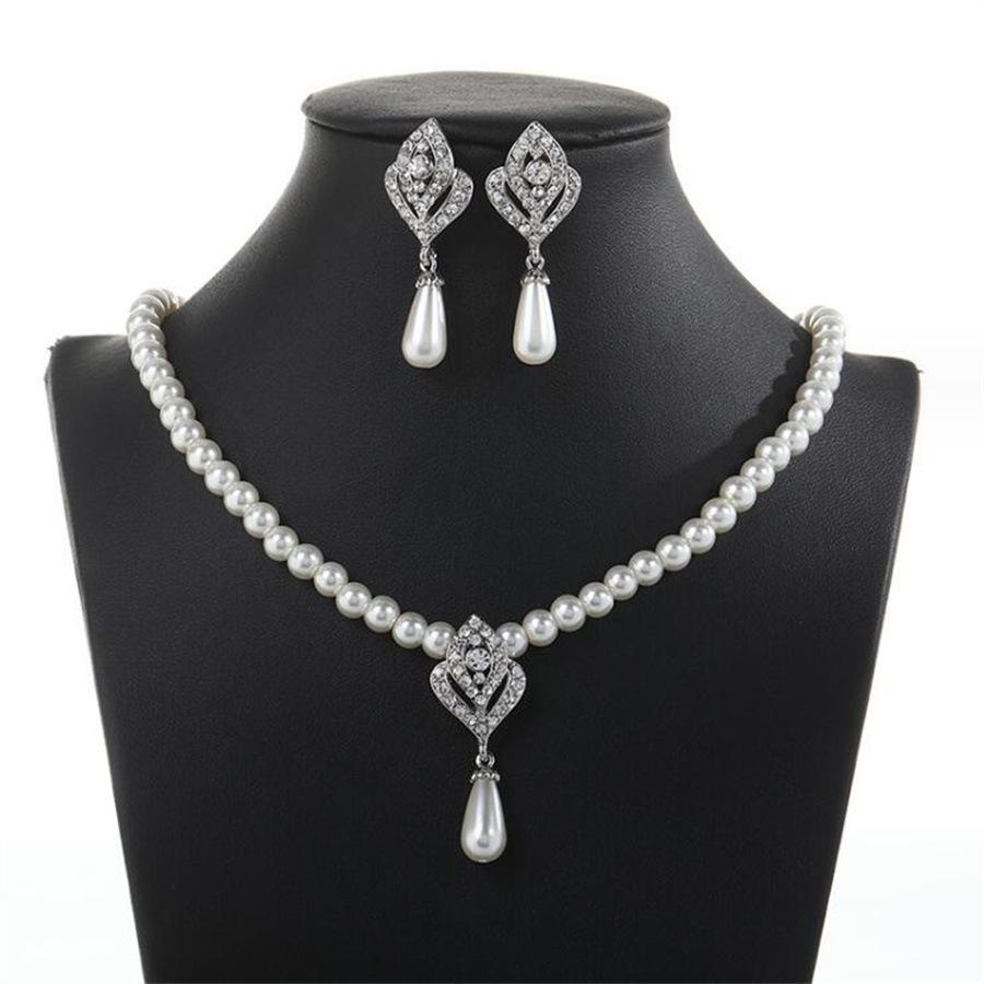 Koreanische Retro-Perlen-Diamant-Fransen-Halskette Internet-Berühmtheit Temperament Designgefühl Blume Schleife Schlüsselbeinkette Halskette weiblich