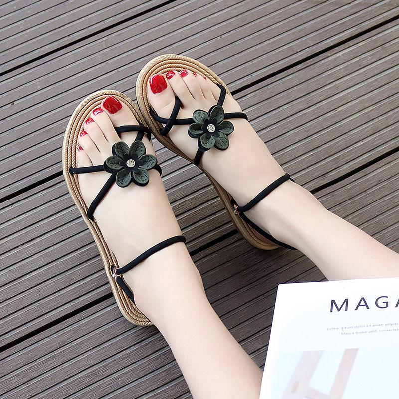 Beach Outdoor Flat Rubber Round Toe Tip Flowers Women's Sandals Chic and Elegant Summer 2025 Offers Luxury Korea Ladies Shoes