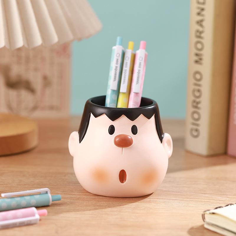 1 Stück Süßer Crayon Shin Chan Stiftehalter Make-up-Pinsel-Organizer Perfekt für Büro-Schreibtisch-Dekoration Kreative Aufbewahrung Stiftehalter