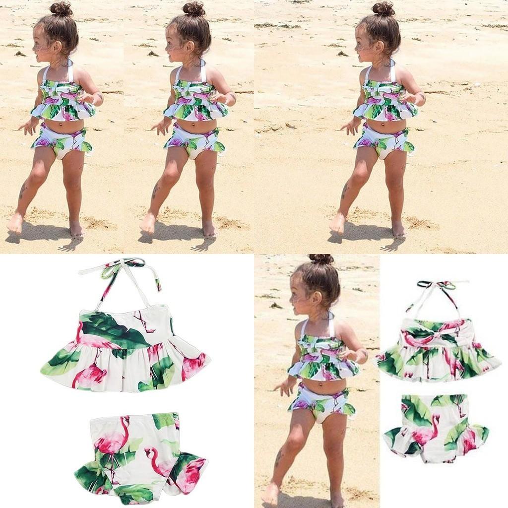 Charmantes 2-teiliges Mädchen-Bikini-Set mit Rüschen und Blumenmuster, mit entzückendem Flamingo-Design