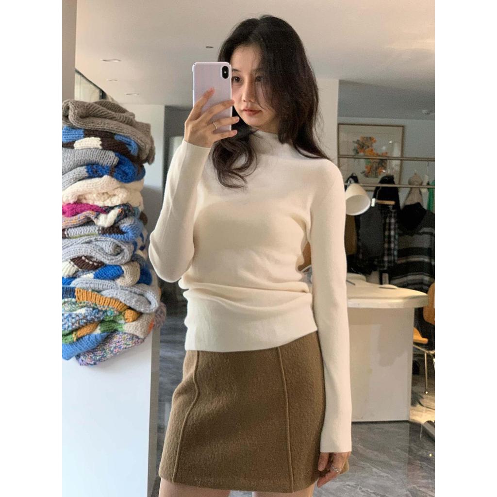 SROOM Bezešvé vlněné korejské tričko s polozvýšeným límcem a slim fit střihem