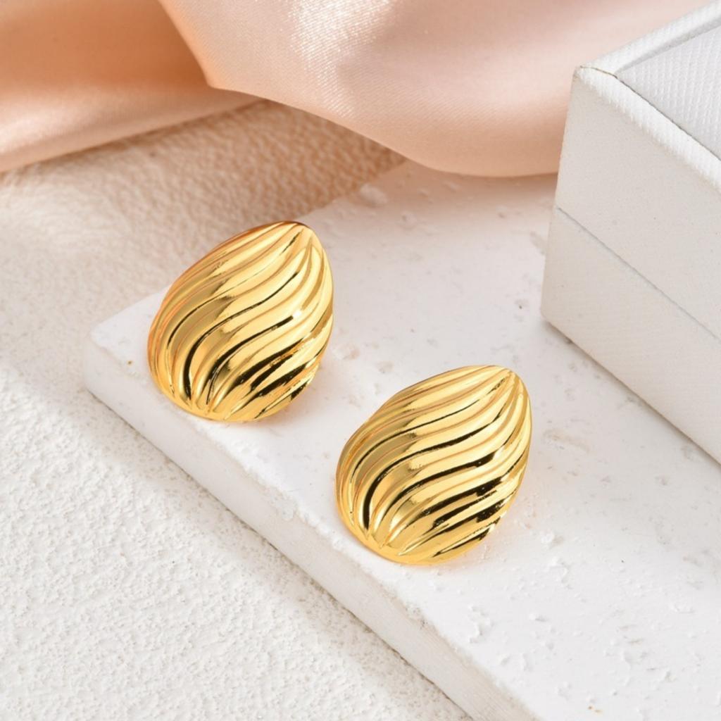 1 Pair Stylish 18K Gold Plated 304 Stainless Steel Ear Post Stud Earrings Heart Flower Butterfly Starfish For Women Gift