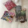 Kpop T-Twice Kudde Gåva Hemmakontor Dekoration Sovrum Soffa Bil Kuddfodral Fodral 45x45