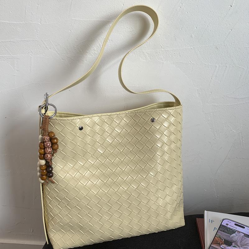 Retro Woven Bag Bag Women's New Trendy Fashion Bucket Bag Simple Large Capacity Shoulder Armpit Bag