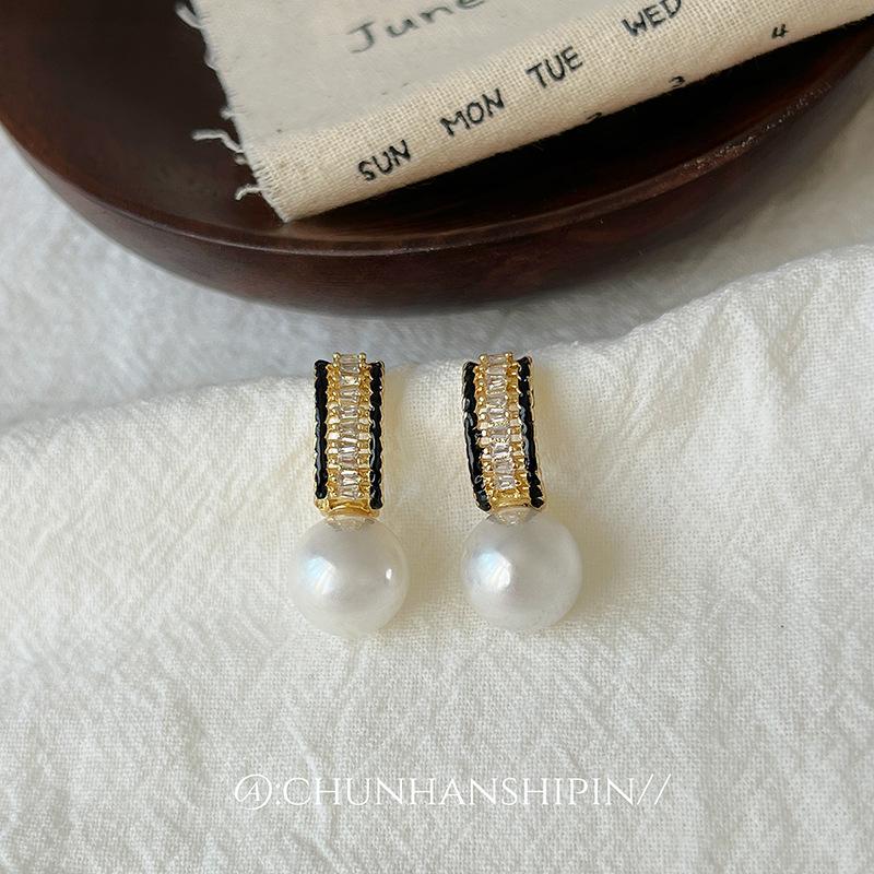 

Exquisite simple dripping oil zircon ear clips without ear holes mosquito coil disc fashionable versatile high-end temperament earrings