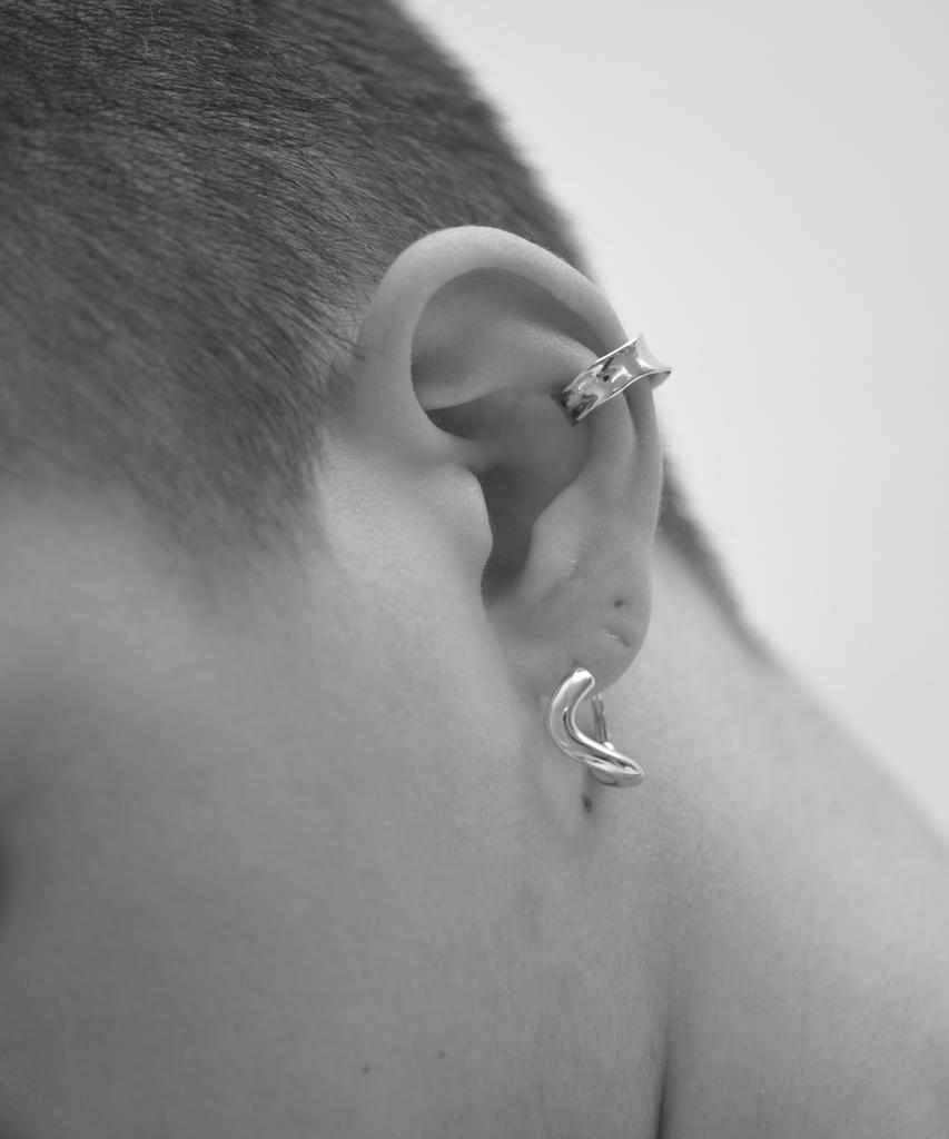 Novice Tokyo Pleat Ear Cuff / Silver