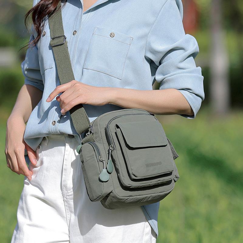 2025 new fashionable versatile shoulder messenger bag women's lightweight waterproof nylon cloth small square bag multi-pocket mobile phone bag