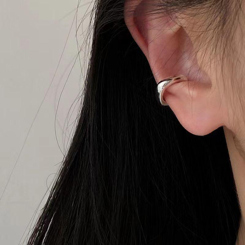 Clips d'oreilles lisses en forme de U avec un design mignon et de niche pour filles - Aucun piercing nécessaire.