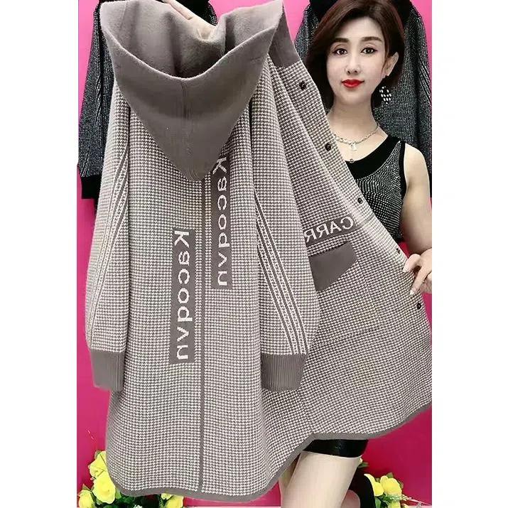 

Теплая зимняя одежда для мамы, вязаная куртка средней длины с капюшоном в западном стиле, корейский женский кардиган для осени и зимы для женщин среднего и пожилого возраста 5XL