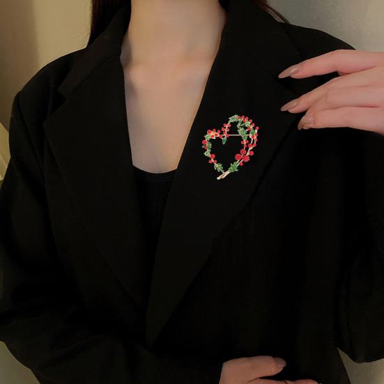 Vintage Oil Drop Mimosa Fruit Brooch Love Wreath Corsage Shiny Rhinestones Clothes Hat Badge Mother Day Gift