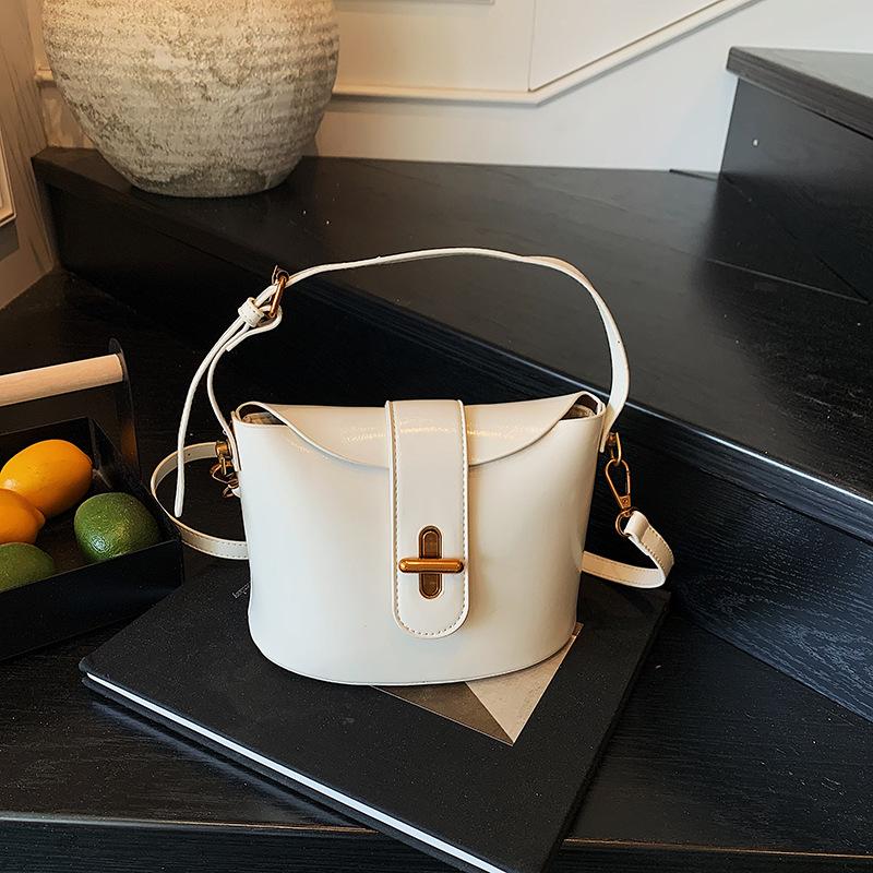 Модная женская сумочка маленькая сумка 2025 новая ретро простая сумка-ведро универсальная на плечо сумка-мессенджер