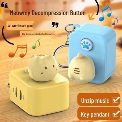 Müzik Düğmeli ve Mini Anahtarlık Oyuncaklı Yaratıcı Yavru Kedi Priz Splitter Ofis Süsü