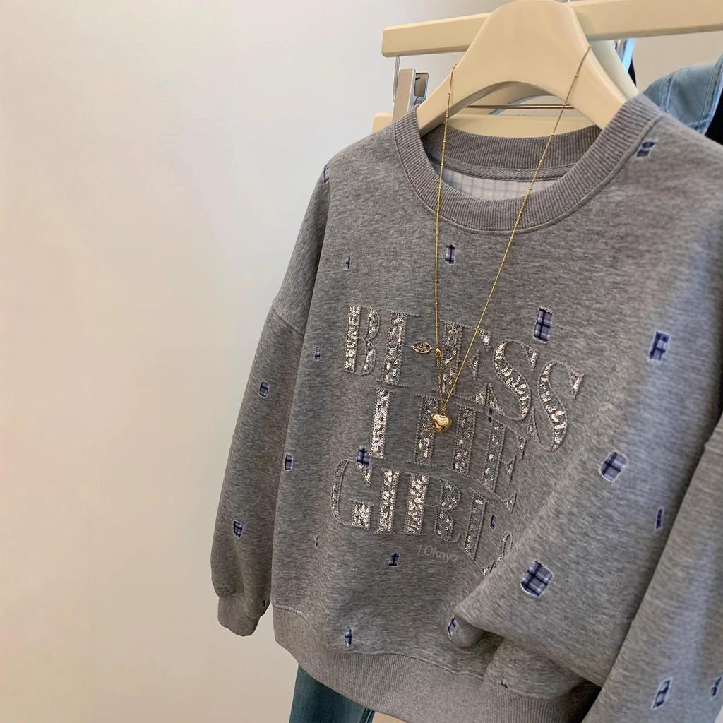 Rundhals-Pullover mit bestickten Paillettenbuchstaben und Fleece-Kapuzenpullover, ein dünnes, lässiges und lockeres Oberteil für Frauen im Frühling und Herbst
