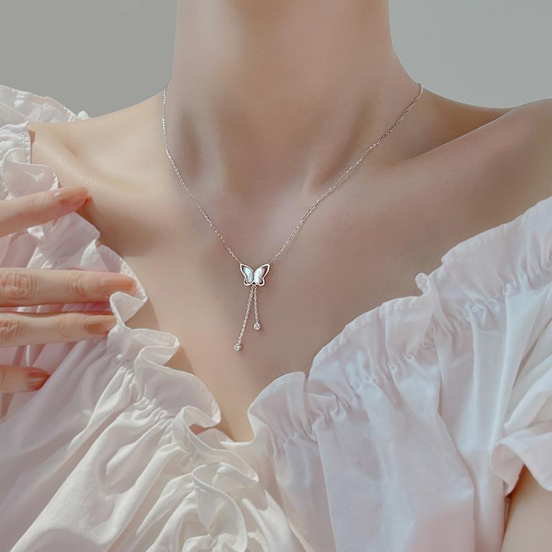 Shiny Butterfly Necklace Ladies Exquisite Clavicle Chain Necklace Jewelry For Ladies Gift
