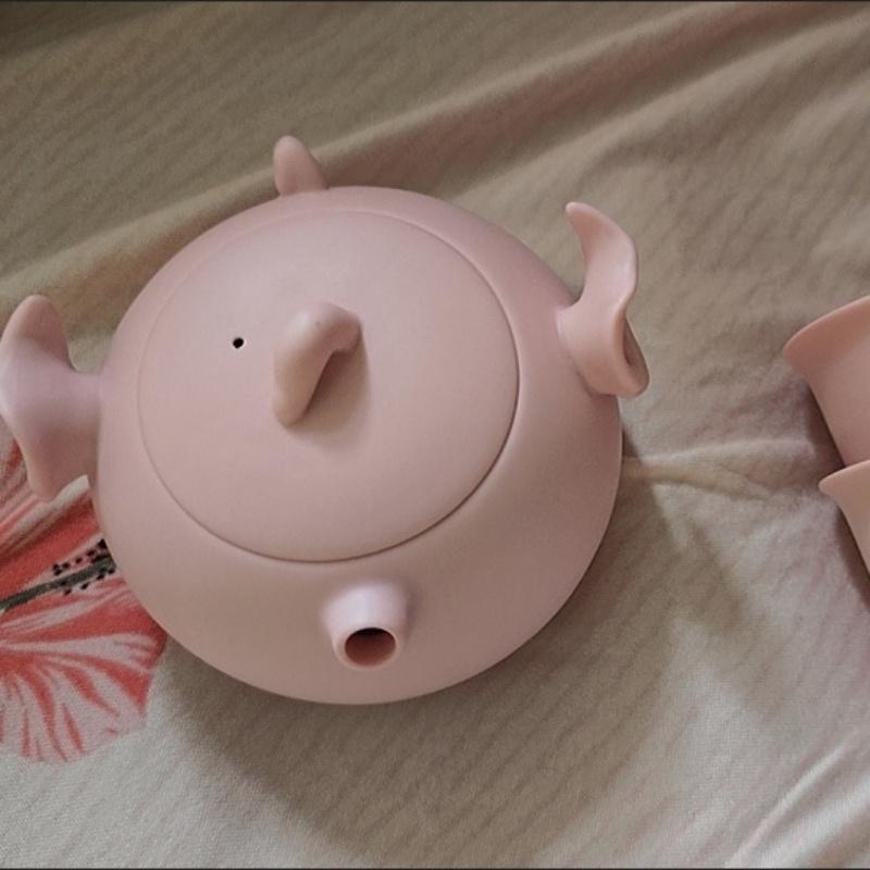 Yixing Purple Clay Teapot Handmade Ball Hole Filter Xishi Tea Pot Pink Pig Shaped Chinese  Zisha Tea Set Kettle With Tea Cup
