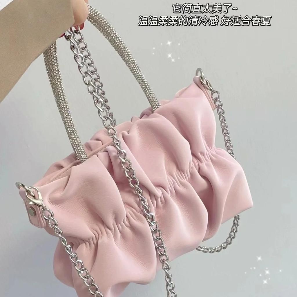 Handheld-Umhängetasche für Damen, Saison 2024, neue Damen-Socialite-Party, plissierte Cloud-Kette, Umhängetasche