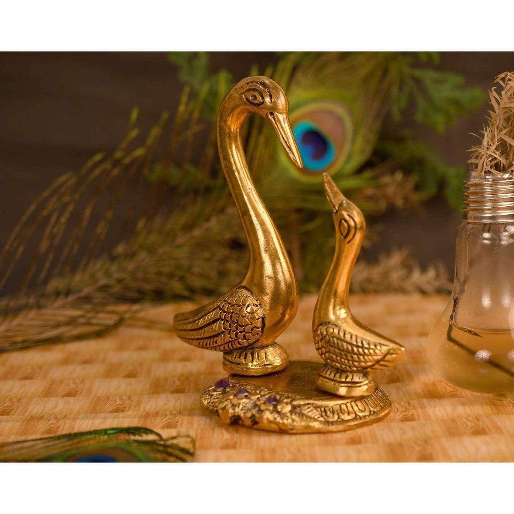 Kissing Swan Decorative Showpiece Metal Statue Gold 5x4.5x3 in