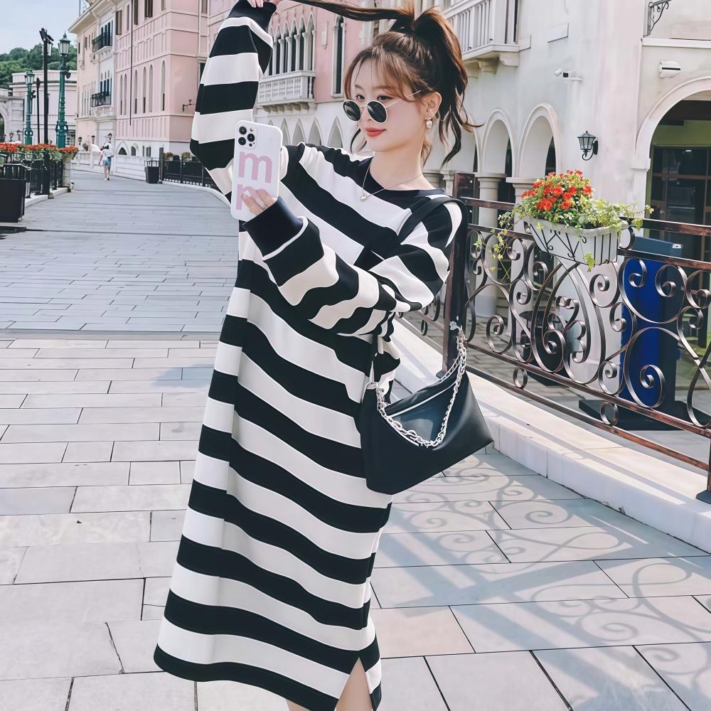 Spring and Autumn New Black and White Striped Long Sleeve Dress Loose Casual Skinny Split Knee Long T-Shirt Skirt Children