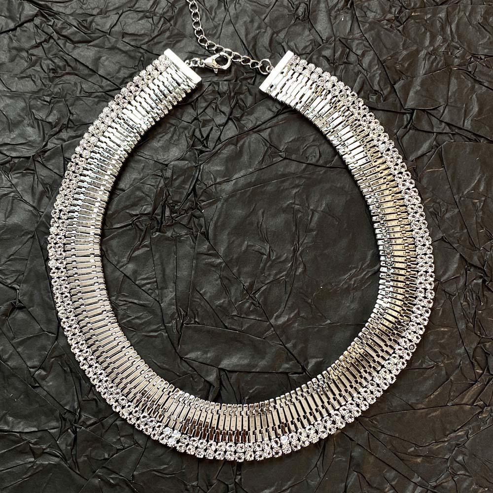 

Европейская и американская преувеличенная широкая версия золотой ремешок бриллиантовая шейная цепочка женское средневековое винтажное высокое чувство нишевое легкое роскошное ожерелье серебряный