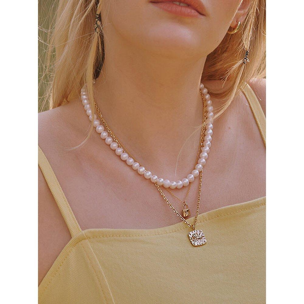 Angel Square Necklace