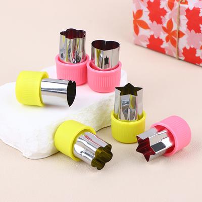 Set 3 Pezzi Tagliaverdure a Forma di Stella Cuore Fiore Manico in Plastica Portatile Acciaio Inossidabile Taglio Frutta Gadget da Cucina