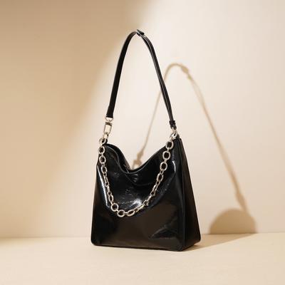 The First Layer of Cowhide Chain Large-capacity Bag Women's 2025 New Tote Bag Niche Design Texture Commuter Shoulder Bag