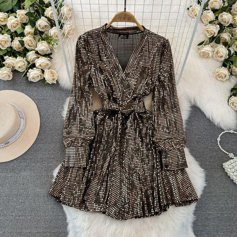 

Мода Мода Светская львица Элегантный Фонарик Длинный рукав Глубокий V-образный вырез Контроль талии Приталенный Миди Длинный А-силуэт Платье с блестками Brown All yards