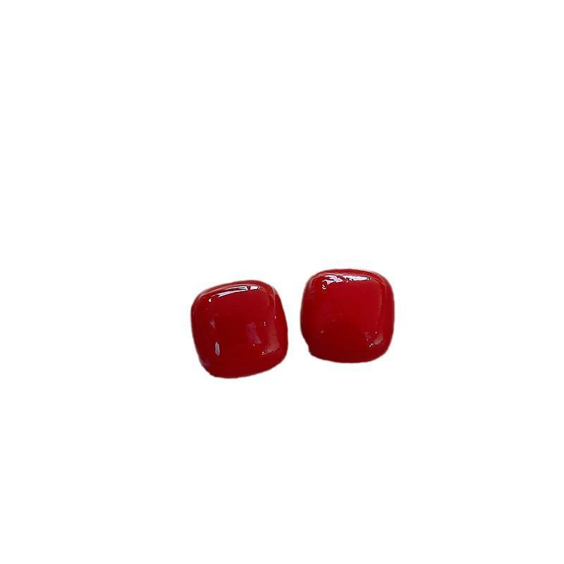 Chinese-Inspired Red Square Pearl Earrings - Elegant and Geometric Design