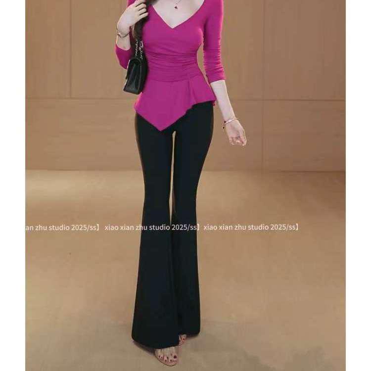 Elegant Women's Set: Pure Style Top & Micro-Flare Pants - Unique, Lightly Mature Design