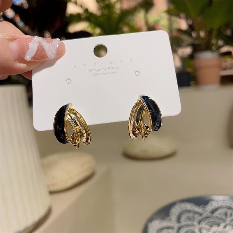 Geometric High-End Luxury Stud Earrings with Trendy, Fashionable Styling