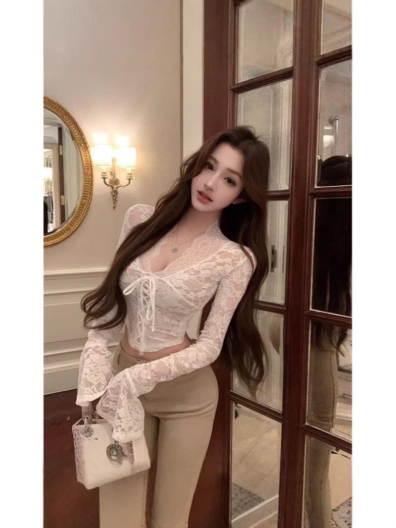 Women s Night Mist Lace V-Neck Bow Tie Shirt - Hollow Short Base Layer Top S белый