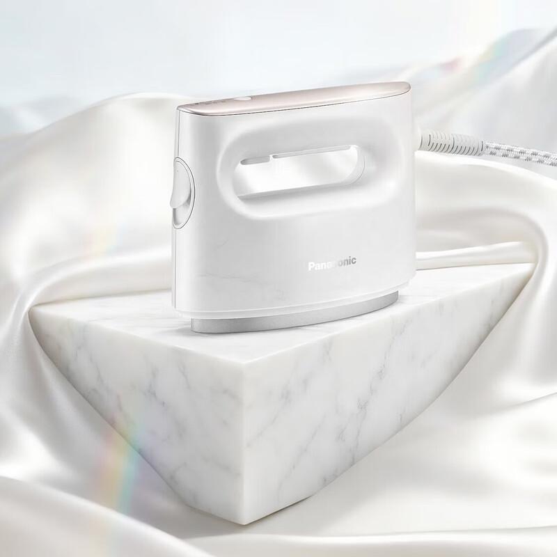 

Ручний пароочисник для одягу Panasonic