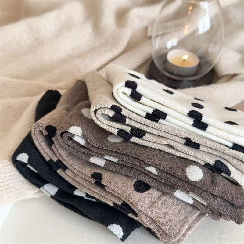 Female Autumn and Winter Thickened Warm All Go Up Wave Dot Tube Socks